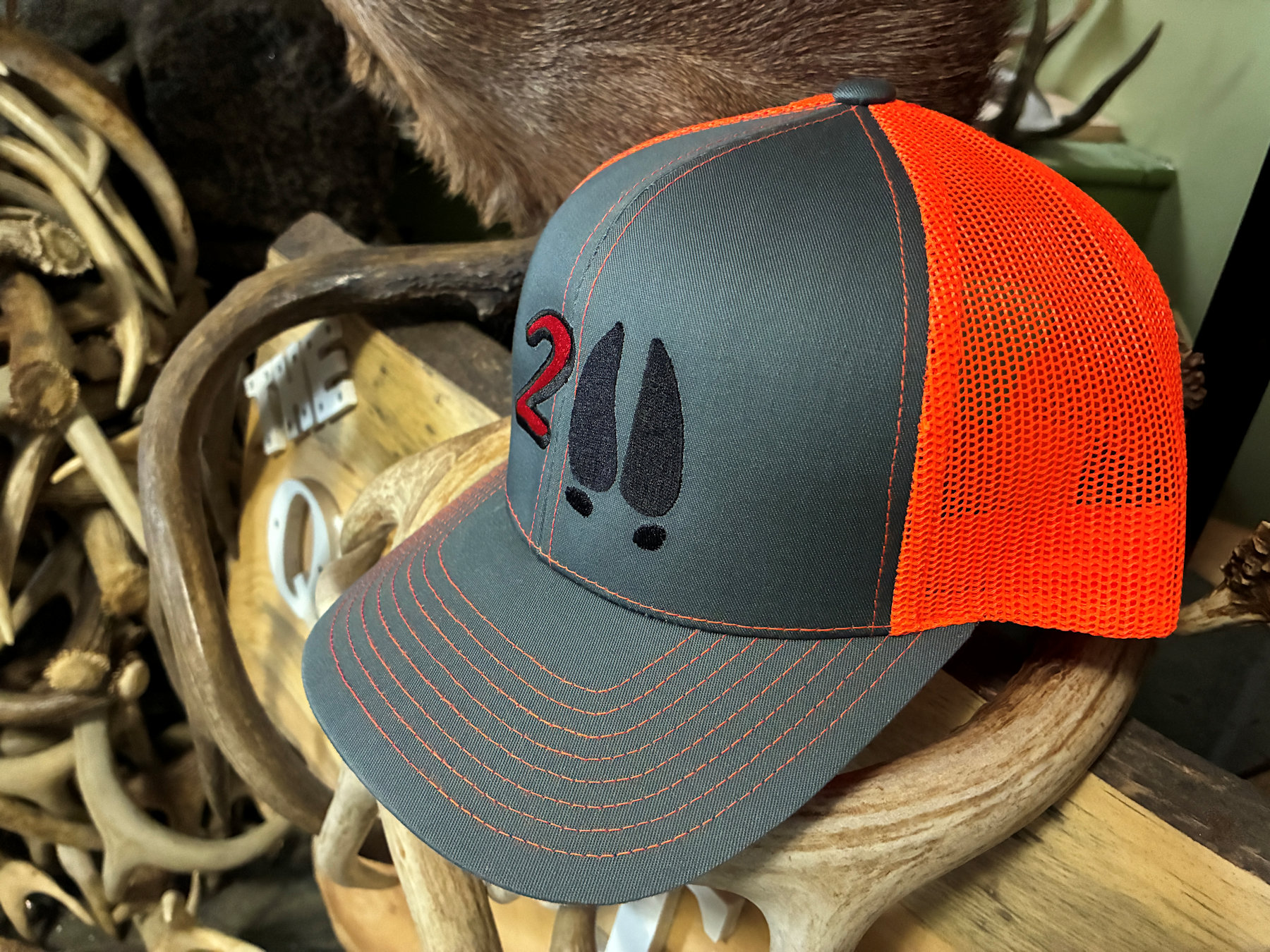 hat side